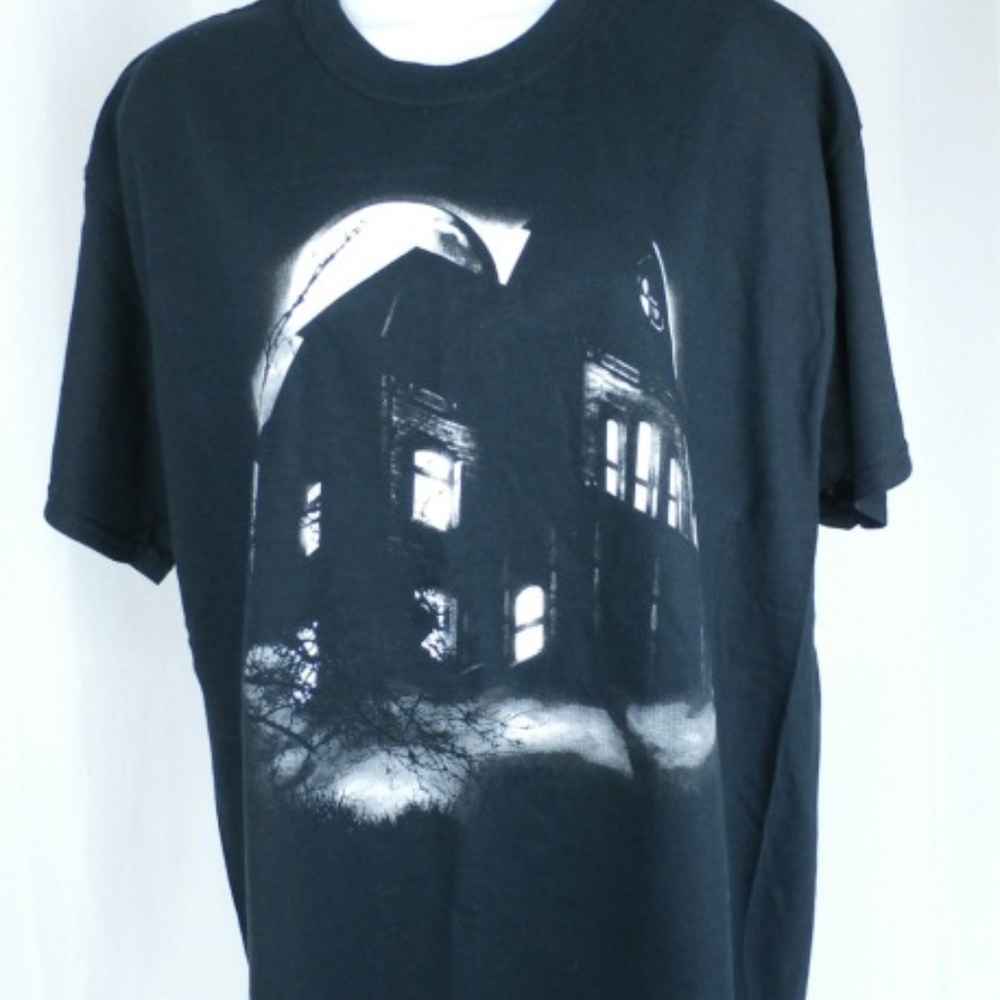 🌻Nerd Block Black Psycho house tee NWT size L🌻